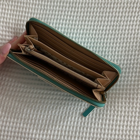 Kate Spade Zipper Wallet - Picture 3 of 3